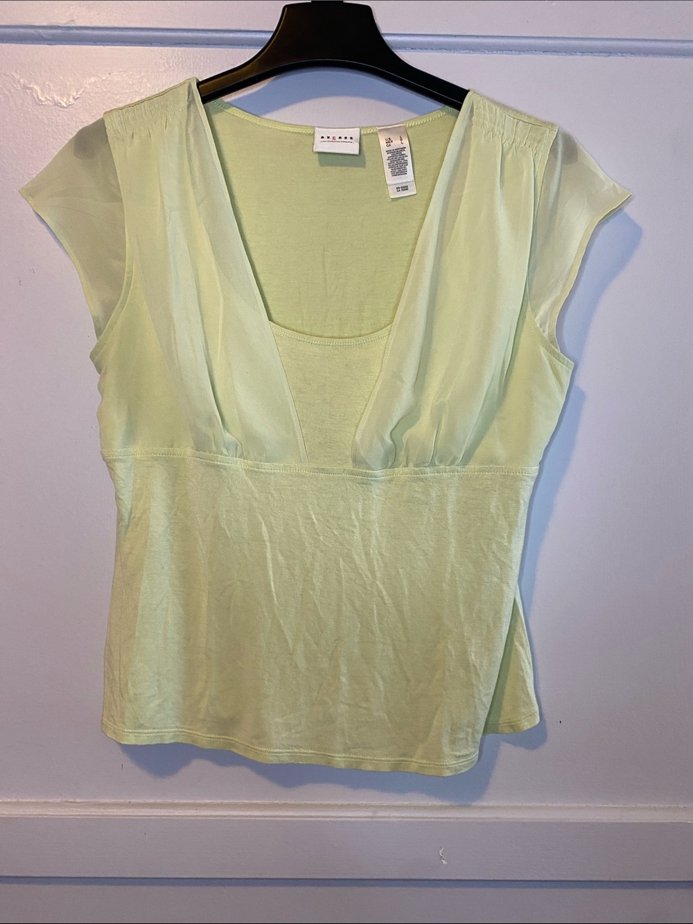Axcess by Liz Claiborne Light Greenish-Yellow V-Neck Top - size L